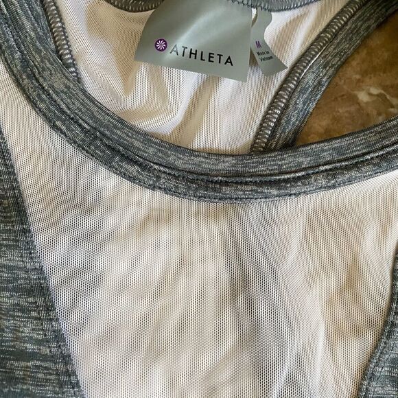 ATHLETA M Active Top  - Picture 2 of 4